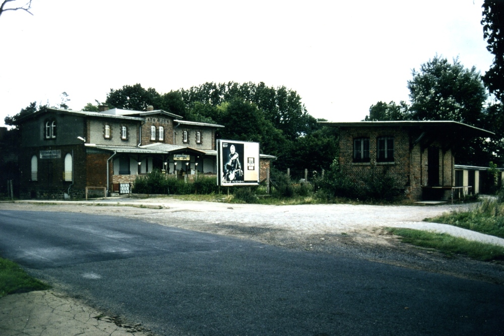 Empfangsgebäude Ausleben, 1995
