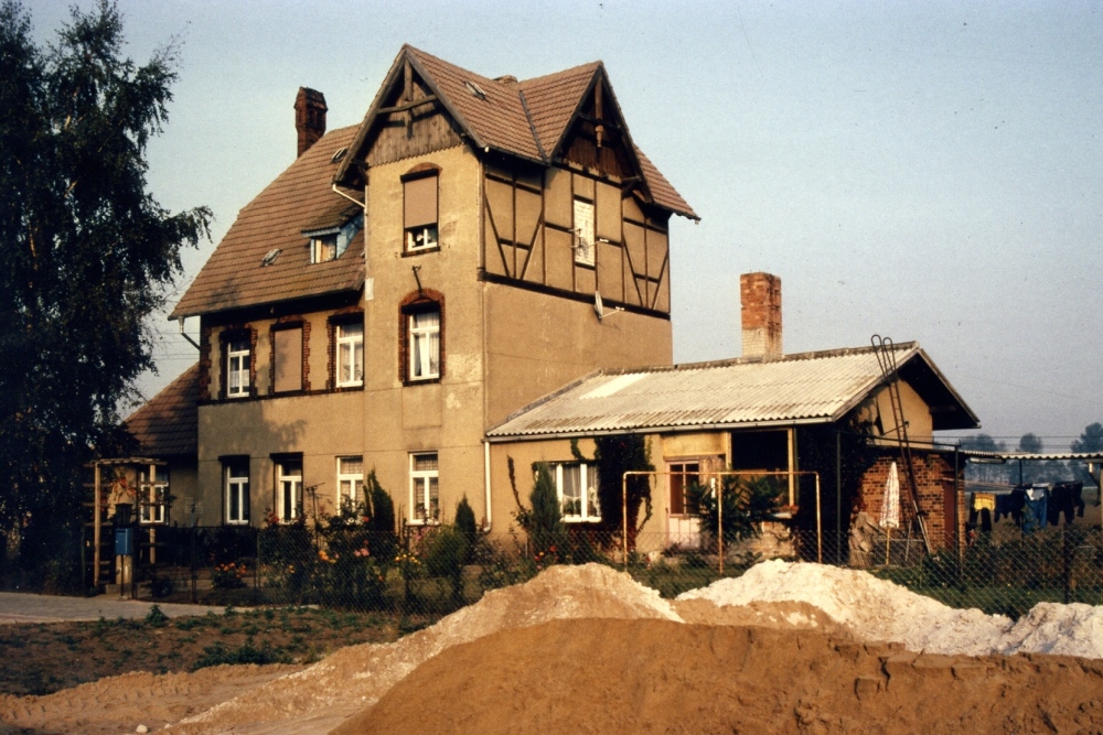 Das Empfangsgebäude, 1995