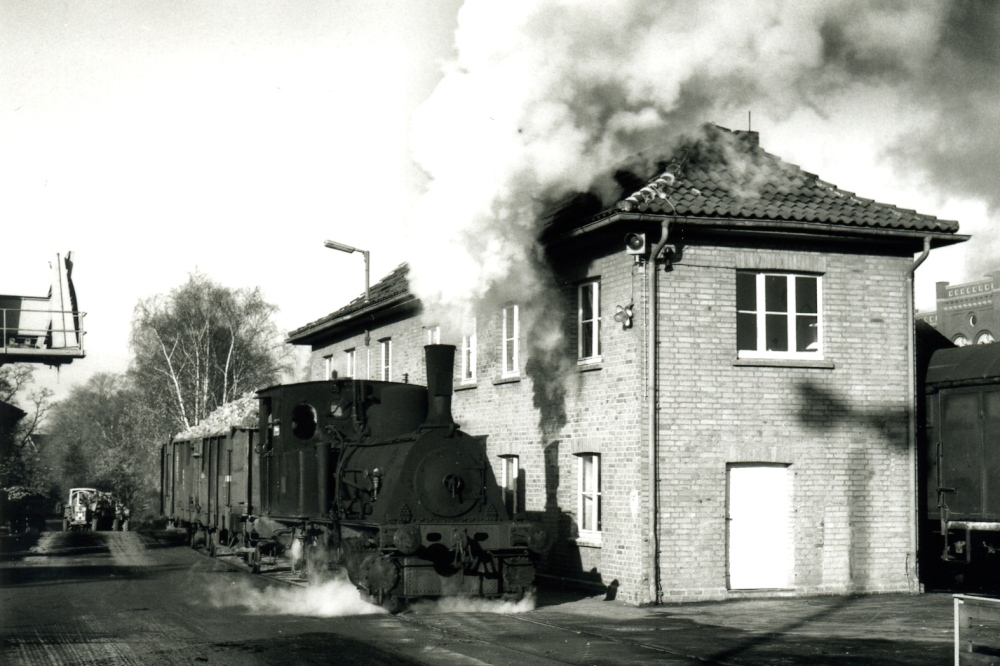 Lok 2b bei der Zuckerfabrik Warburg